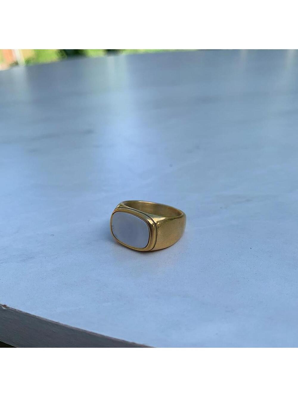 Boho Minimalist Y2k style Gold and white opal ring. Size 8. Stainless steel